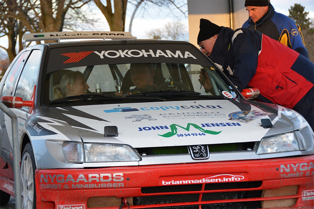 Kim Madsen og Line Lykke fik lov at skåle i champagne ved målstregen i Wikinger Rally